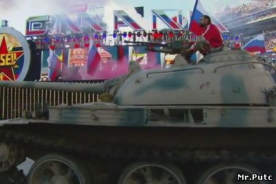 Калифорния в шоке: Российский спортсмен под гимн РФ въехал на танке на 70-тысячный стадион