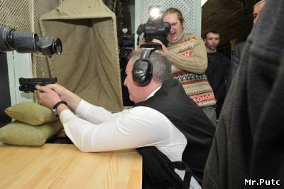 Новый автомат АК-12, Рогозин и пистолет Strike.